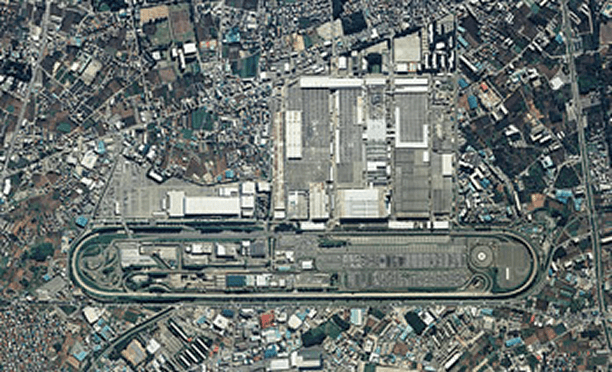 写真：日産村山工場時代　提供：真如苑